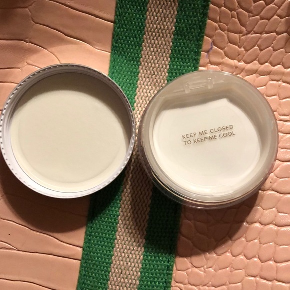Becca Hydra- Mist Set Refresh Powder - Picture 3 of 3